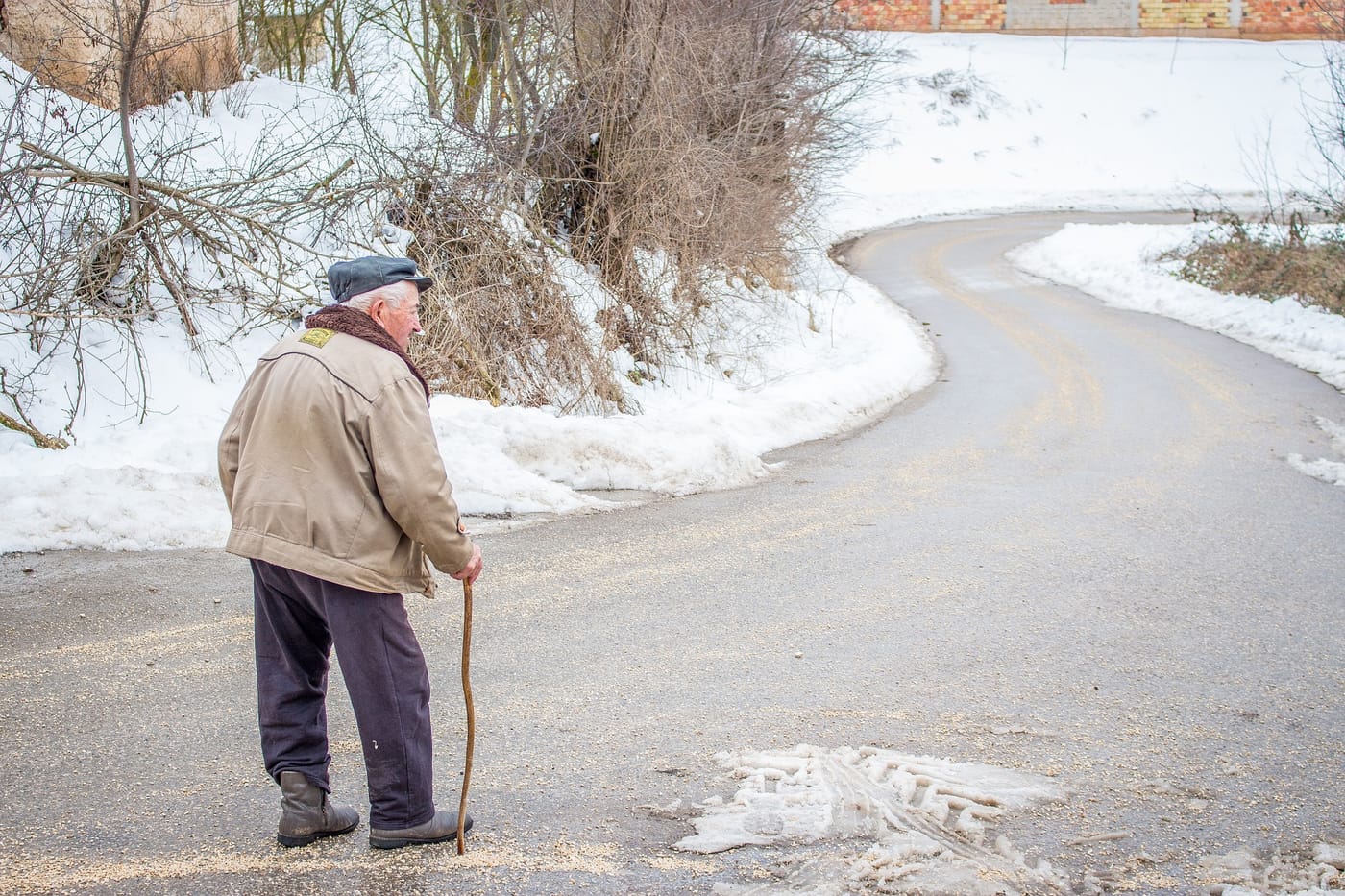 this image shows a old guy because after this article you will be able to explain blockchain to parents and grandparents